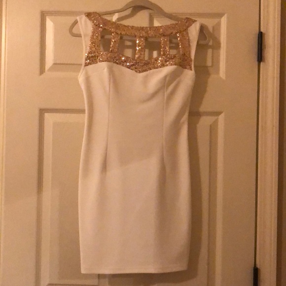 Fashionomics Dresses & Skirts - White and gold dress